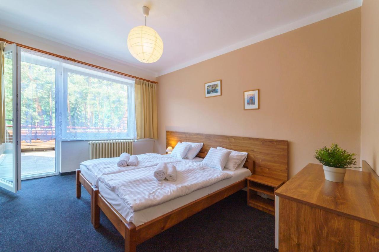 Hotel Hladina Nebrich Экстерьер фото