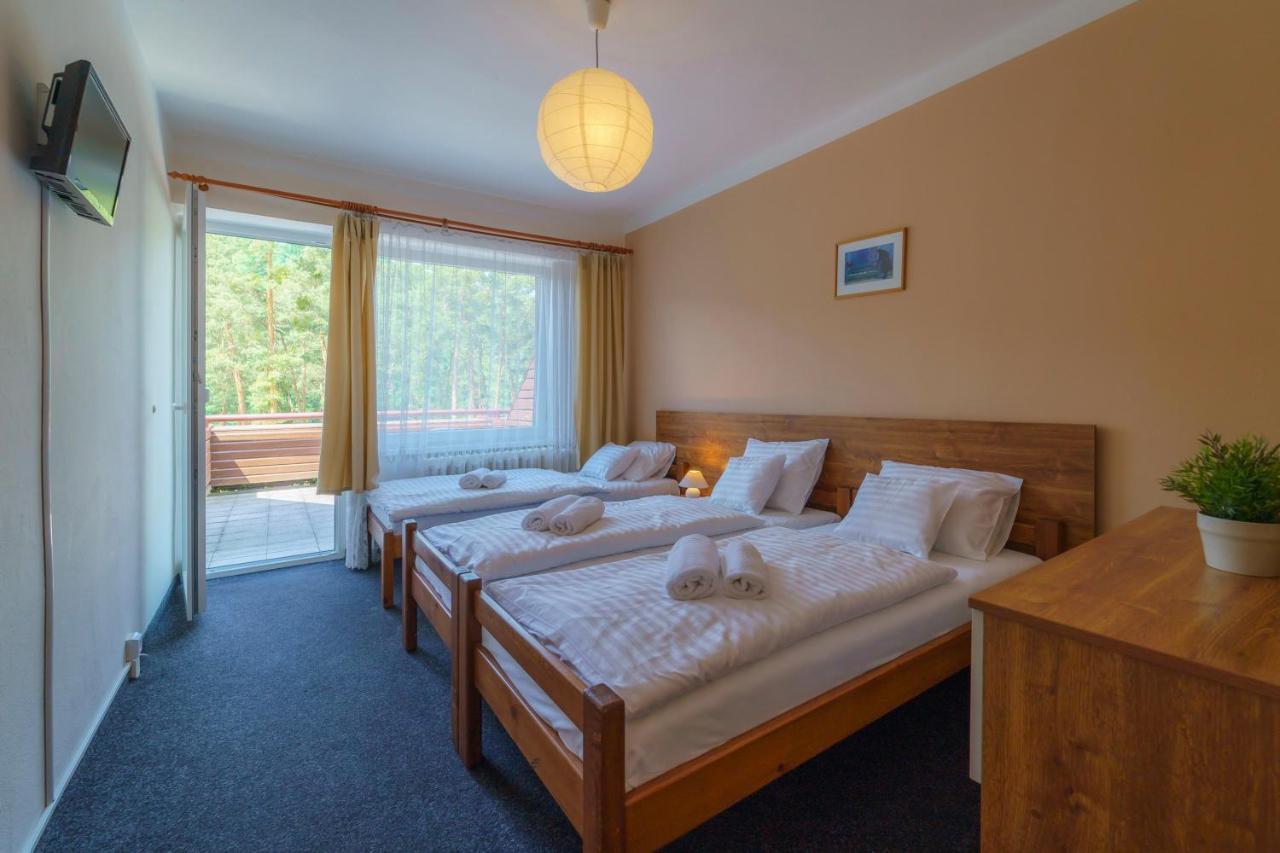 Hotel Hladina Nebrich Экстерьер фото