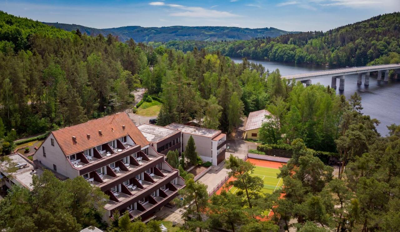 Hotel Hladina Nebrich Экстерьер фото
