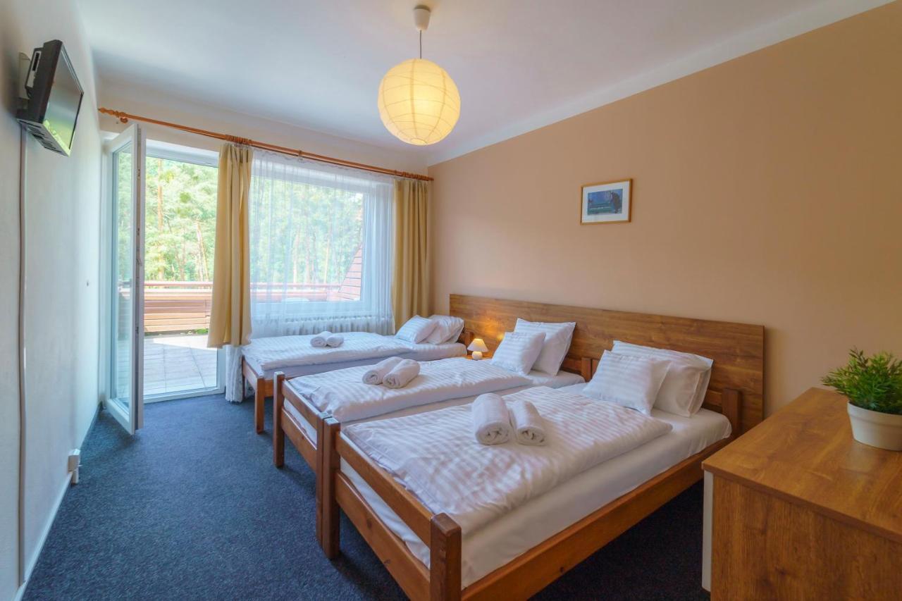 Hotel Hladina Nebrich Экстерьер фото